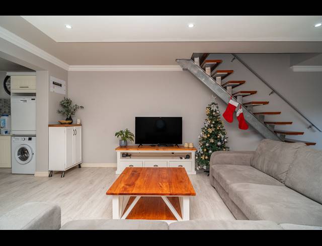 2 BEDROOM DUPLEX FOR SALE IN UMHLANGA CENTRAL